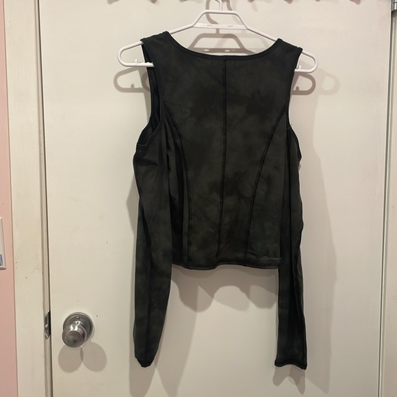 Women’s Hot Topic shoulderless top. - Picture 3 of 5